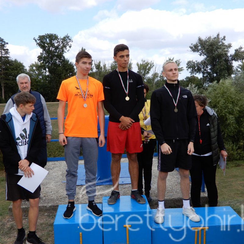 Mezei futóbajnokság Berettyóújfaluban 140